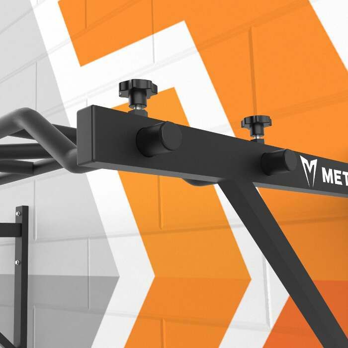 wall mounted pull up bar
