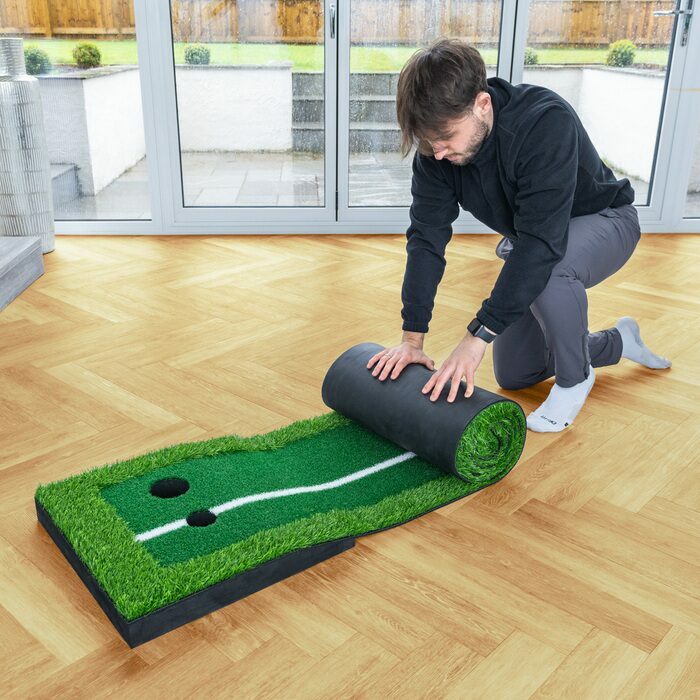 Winter golf putting alignment training mat