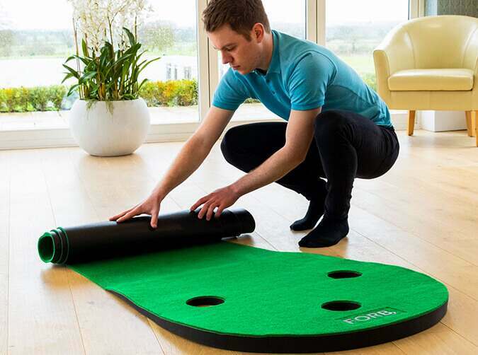 Roll up golf putting mat